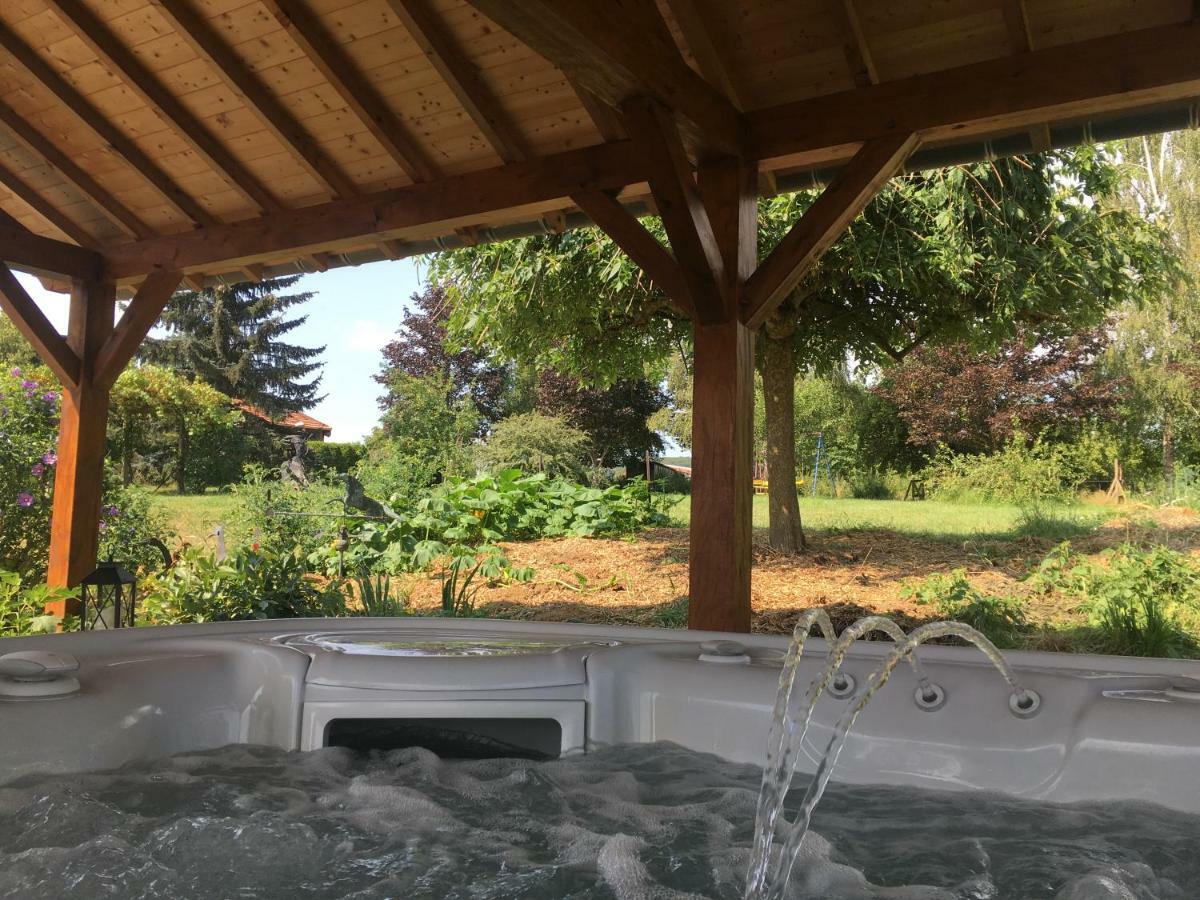 Gite De Solama Avec Spa Balleville 外观 照片